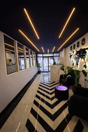 Imagen de los interiores del ZEBRA OTEL BUCA. Foto 16