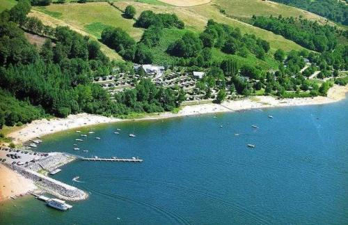 Imagen general del ZEcamping 4 &eacute;toiles chiens accept&eacute;s tennis piscine chauff&eacute;e. Foto 3