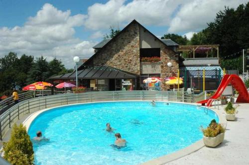 Imagen general del ZEcamping 4 &eacute;toiles chiens accept&eacute;s tennis piscine chauff&eacute;e. Foto 4