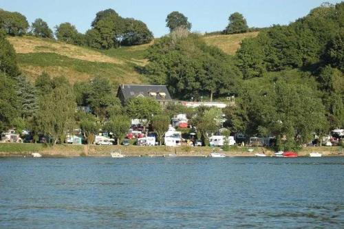 Imagen general del ZEcamping 4 &eacute;toiles chiens accept&eacute;s tennis piscine chauff&eacute;e. Foto 6