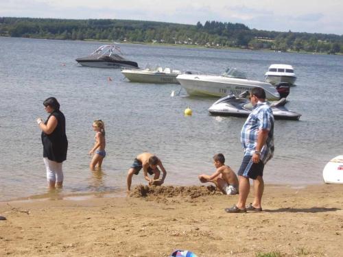 Imagen general del ZEcamping 4 &eacute;toiles chiens accept&eacute;s tennis piscine chauff&eacute;e. Foto 11