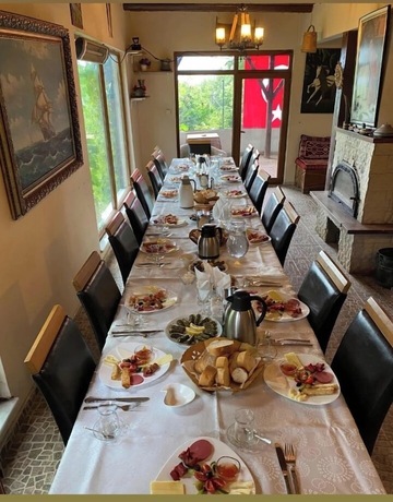 Imagen del bar/restaurante del ZİRVE DAĞ EVİ. Foto 2
