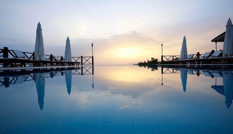 Imagen de la piscina del Zakros Hotel Lykia - Adults Only. Foto 15