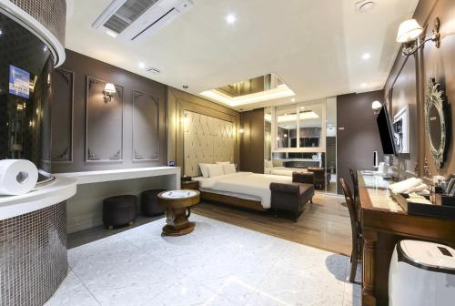 Imagen de la habitación del Zara Hotel Peace Square. Foto 20