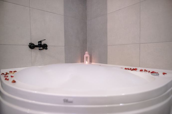 Imagen de la habitación del Zara Suit. Foto 2