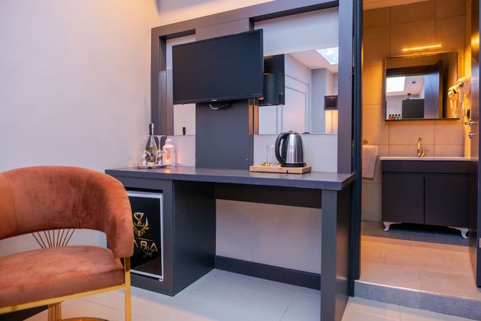 Imagen de la habitación del Zara Suit. Foto 3