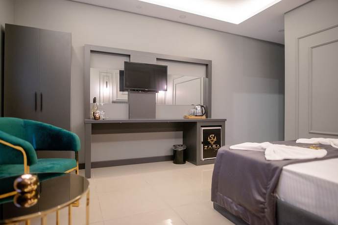 Imagen de la habitación del Zara Suit. Foto 12