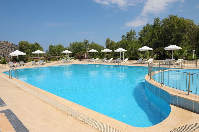 Imagen de la piscina del Zemda Hotel Gumusluk. Foto 14