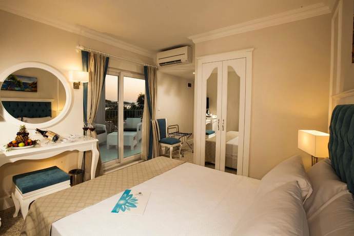Imagen de la habitación del Zena Hotel Bodrum. Foto 13