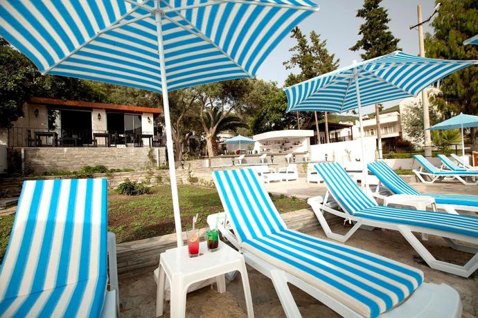 Imagen de la piscina del Zena Hotel Bodrum. Foto 20