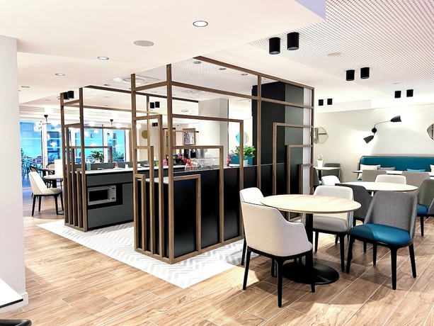 Imagen del bar/restaurante del Zenao Appart\'h&ocirc;tels Issy-les-Moulineaux. Foto 2