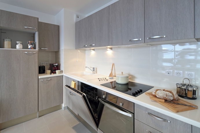 Imagen de la habitación del Zenao Appart\'h&ocirc;tels Massy. Foto 2