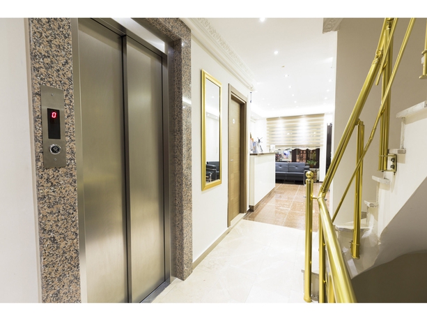 Imagen de los interiores del Zendy Suite Hotel. Foto 14