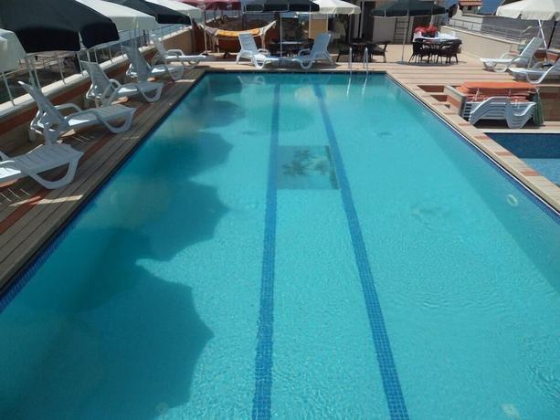 Imagen de la piscina del Zeus Hotel. Foto 18