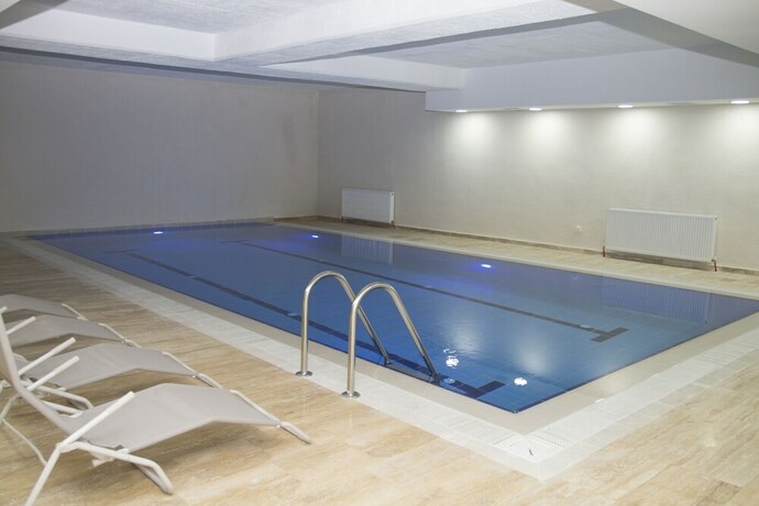 Imagen de la piscina del Zin D Home Dudullu Suits. Foto 26