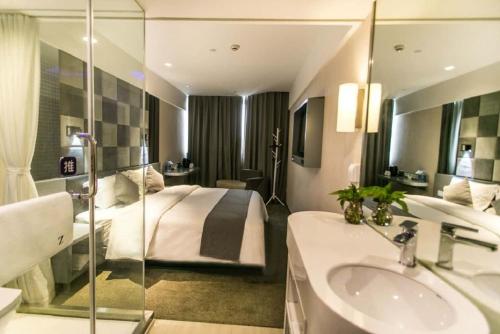 Imagen de la habitación del Zsmart Hotel. Foto 9