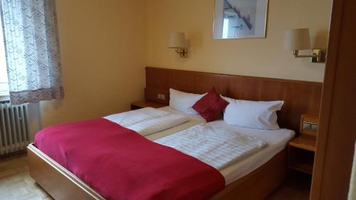 Imagen general del Zum H&auml;uschen-domblick-messe-hotel. Foto 3