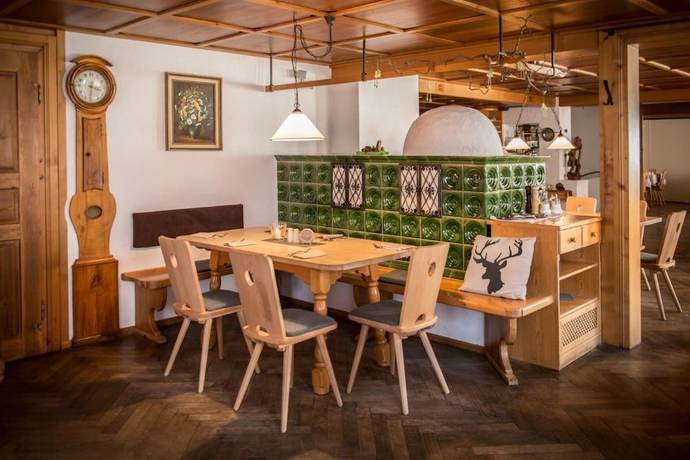 Imagen del bar/restaurante del Zum Hirschen - hotel and gasthaus beim st&ouml;ckeler. Foto 4