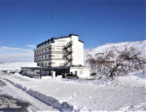 Imagen general del Z&uuml;mr&uuml;t Palas Otel. Foto 5