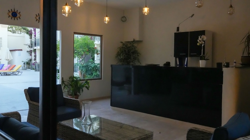Imagen de los interiores del Zuzuu Beach Hotel. Foto 16