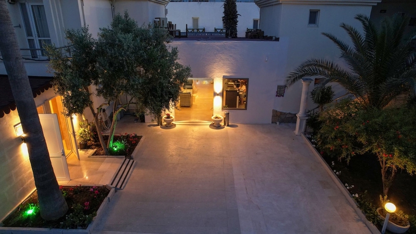 Imagen de los interiores del Zuzuu Beach Hotel. Foto 18