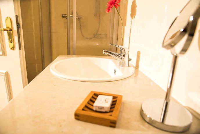 Imagen de la habitación del airhotel ROYAL. Foto 3