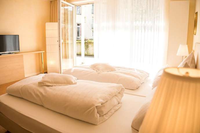 Imagen de la habitación del airhotel ROYAL. Foto 10