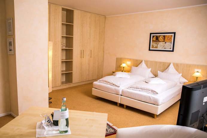 Imagen de la habitación del airhotel ROYAL. Foto 16