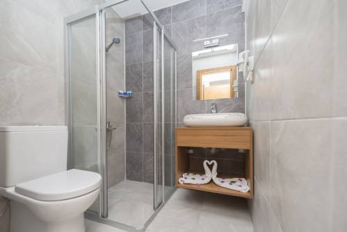 Imagen de la habitación del amore hotel teki̇rova. Foto 2