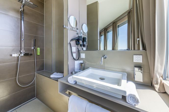 Imagen de la habitación del aquaTurm Hotel plus Energie. Foto 10