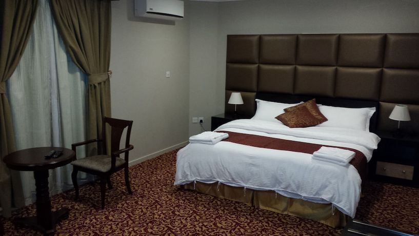 Imagen de la habitación del ashbona hotel suites. Foto 9