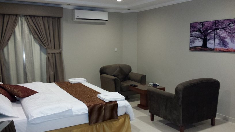 Imagen de la habitación del ashbona hotel suites. Foto 10