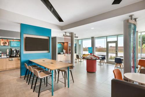 Imagen general del avid hotels Elkhart North, an IHG Hotel. Foto 5
