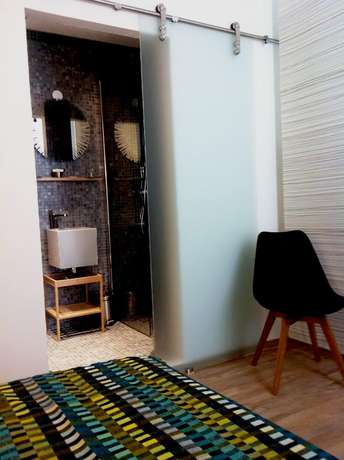 Imagen de la habitación del b11 H&ocirc;tel. Foto 19