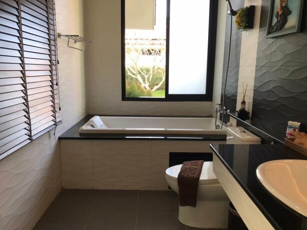 Imagen general del boathouse boutique riverside. Foto 43