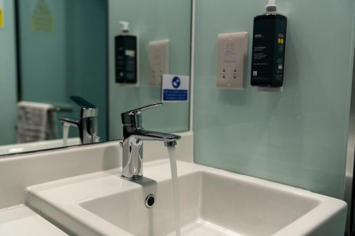 Imagen general del easyHotel Cardiff. Foto 9