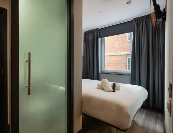 Imagen general del easyHotel Cardiff. Foto 15