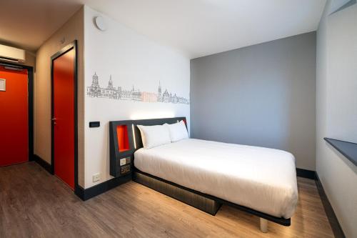 Imagen de la habitación del easyHotel Dublin. Foto 8