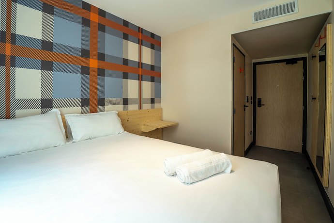 Imagen de la habitación del easyHotel Marseille Euromed. Foto 11