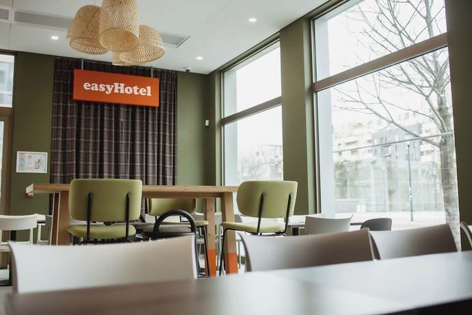Imagen del bar/restaurante del easyHotel Marseille Euromed. Foto 3