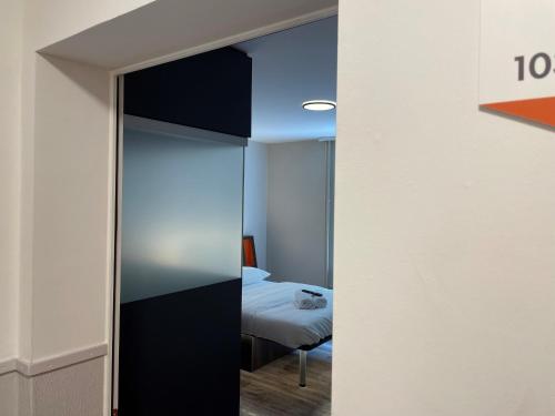 Imagen general del easyHotel Z&uuml;rich Main Station. Foto 6