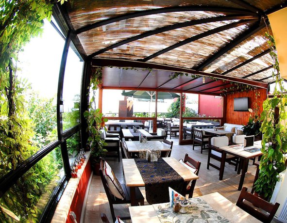 Imagen del bar/restaurante del Şebnem Hotel, Fatih. Foto 7