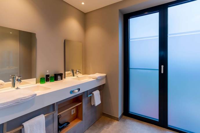 Imagen de la habitación del elaya hotel kevelaer. Foto 8