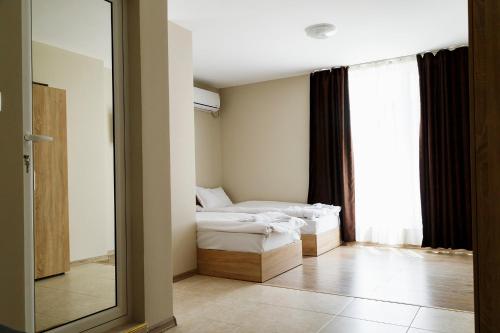 Imagen de la habitación del family hotel - City hotel yambol. Foto 17