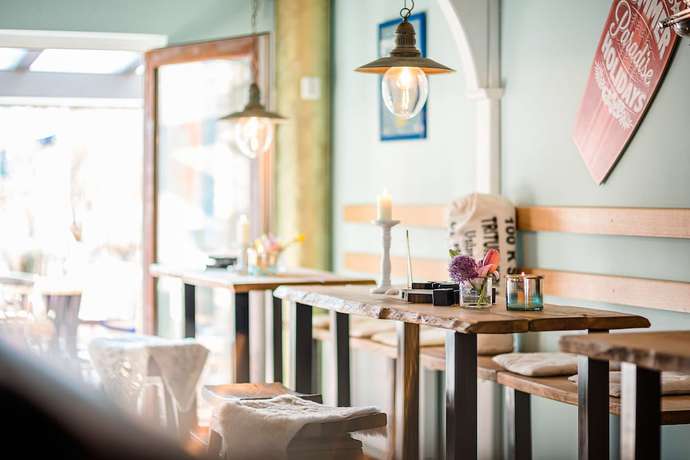 Imagen del bar/restaurante del feels Beach Club Hotel. Foto 4