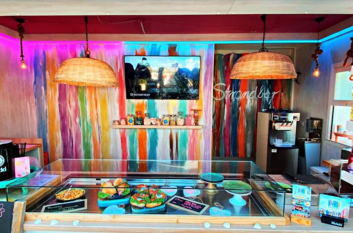 Imagen del bar/restaurante del feels Beach Club Hotel. Foto 5