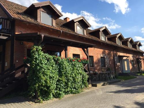 Imagen de los exteriores del gościniec hetman. Foto 8