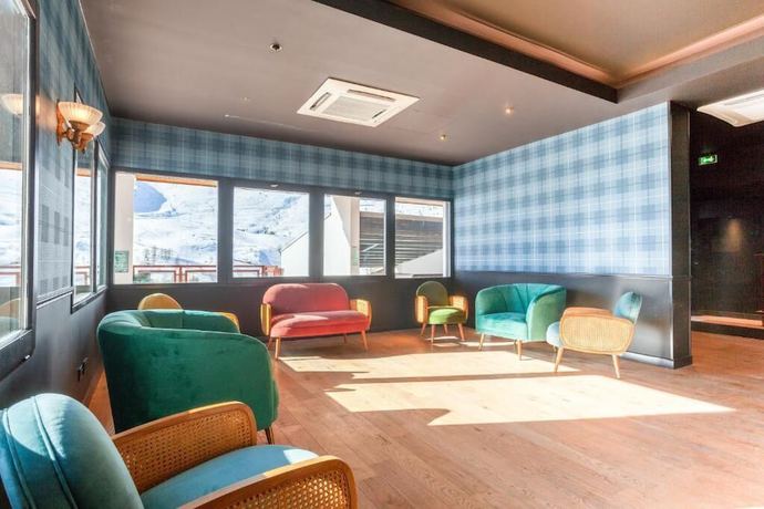 Imagen de los interiores del hotel Turan. Foto 12