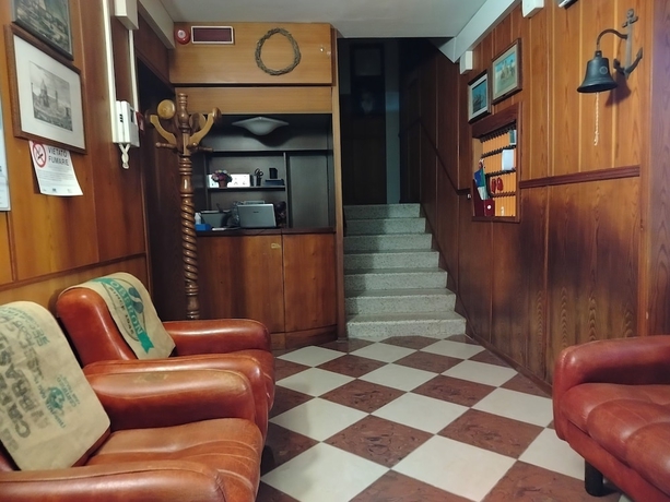 Imagen de los interiores del hotel Veles. Foto 16
