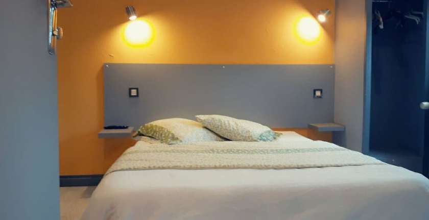 Imagen de la habitación del hotel le Normand. Foto 11